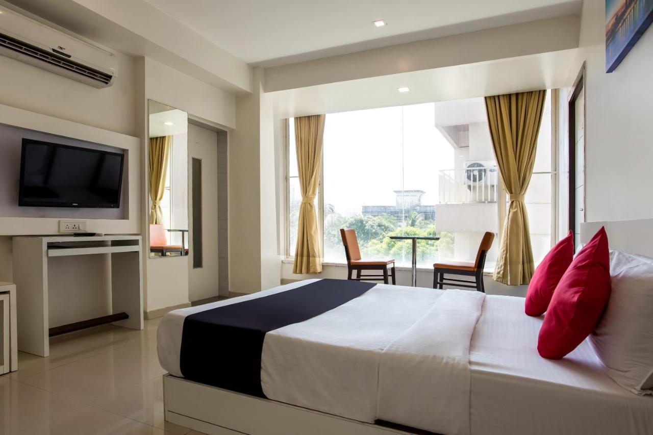 Capital O 35557 Hotel Aura Мумбай Екстериор снимка