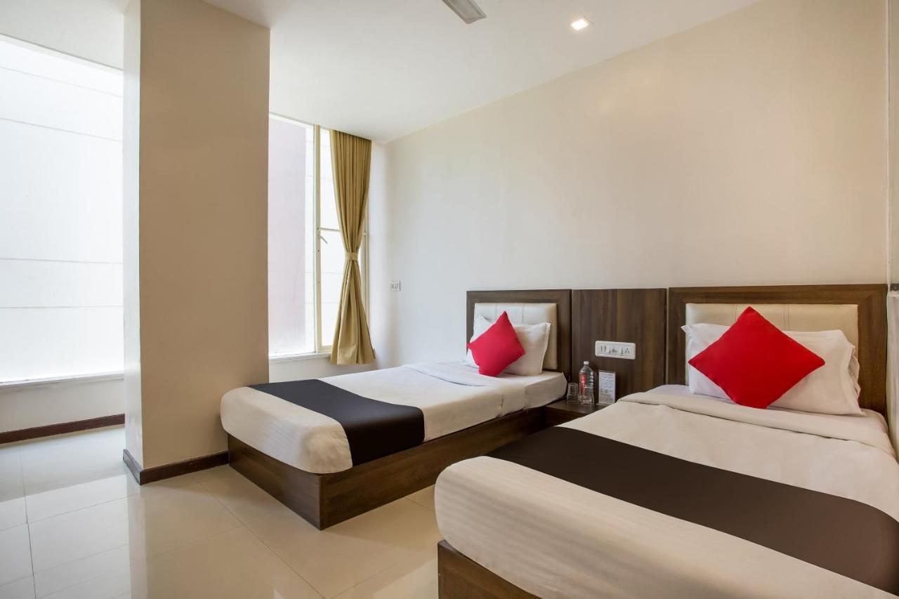 Capital O 35557 Hotel Aura Мумбай Екстериор снимка